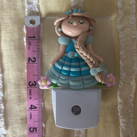 Princess Night Light 👑 - Picture 7 of 8